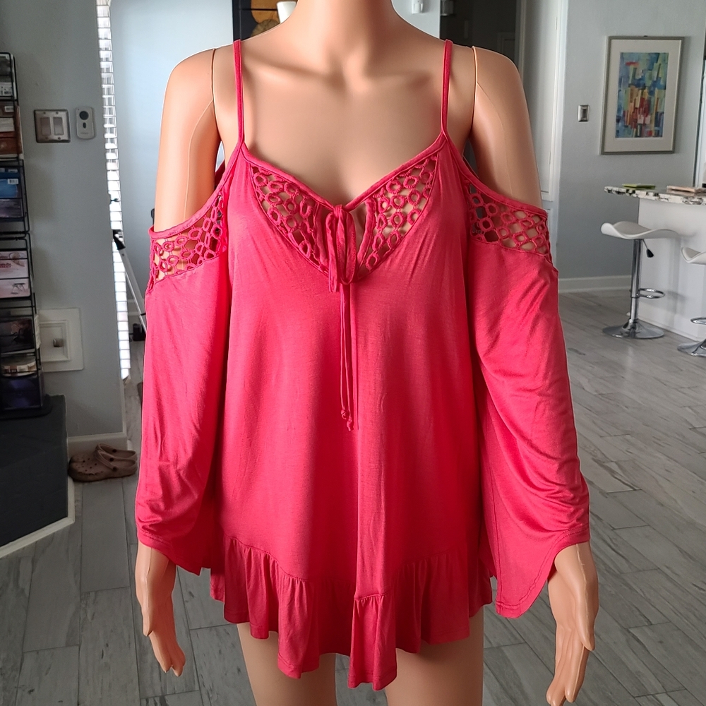 VaVa by Joy Han flowy cold shoulder pink top size M